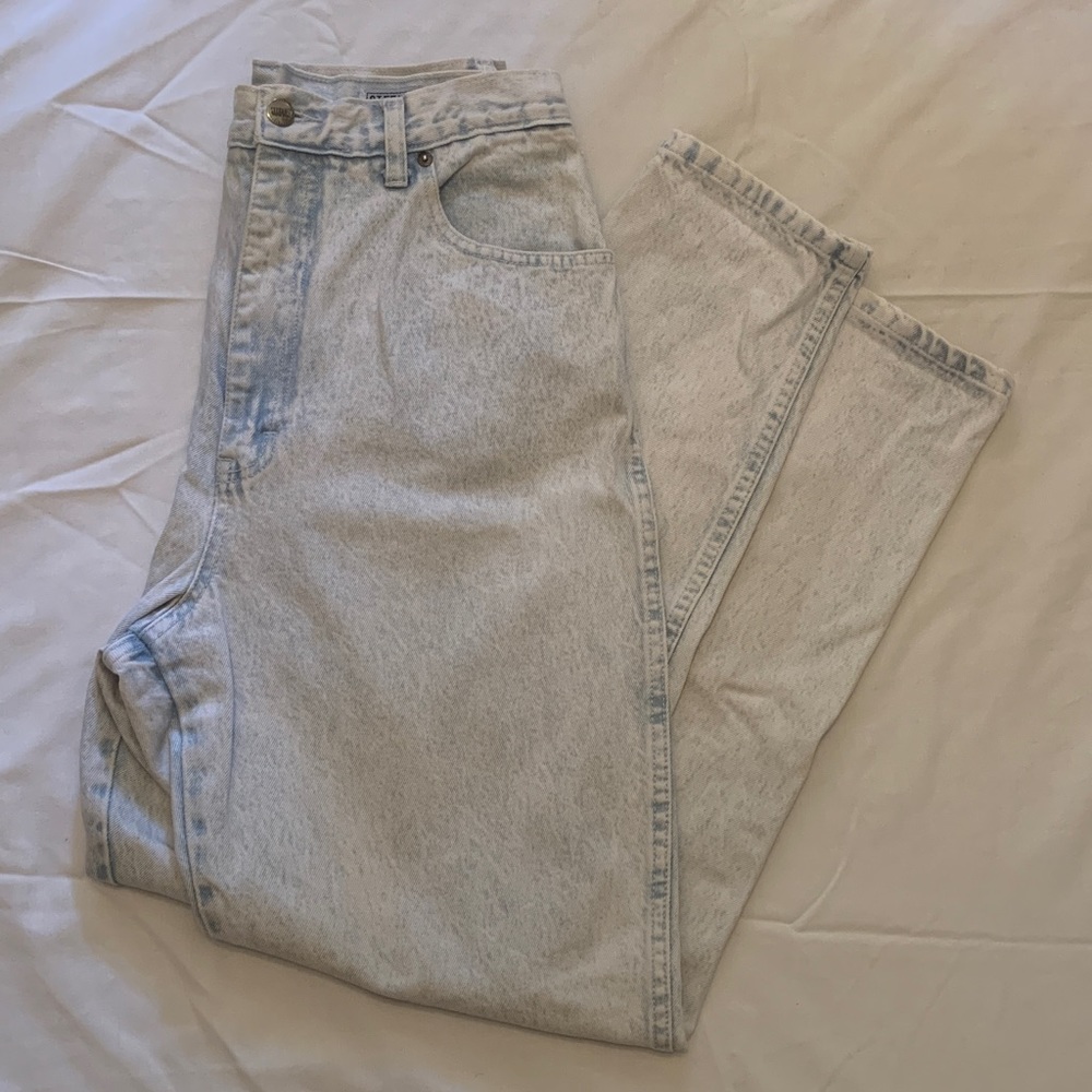 Stefano Light Wash High-Rise Mom Jeans